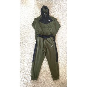 Men’s Nike Sweatsuit